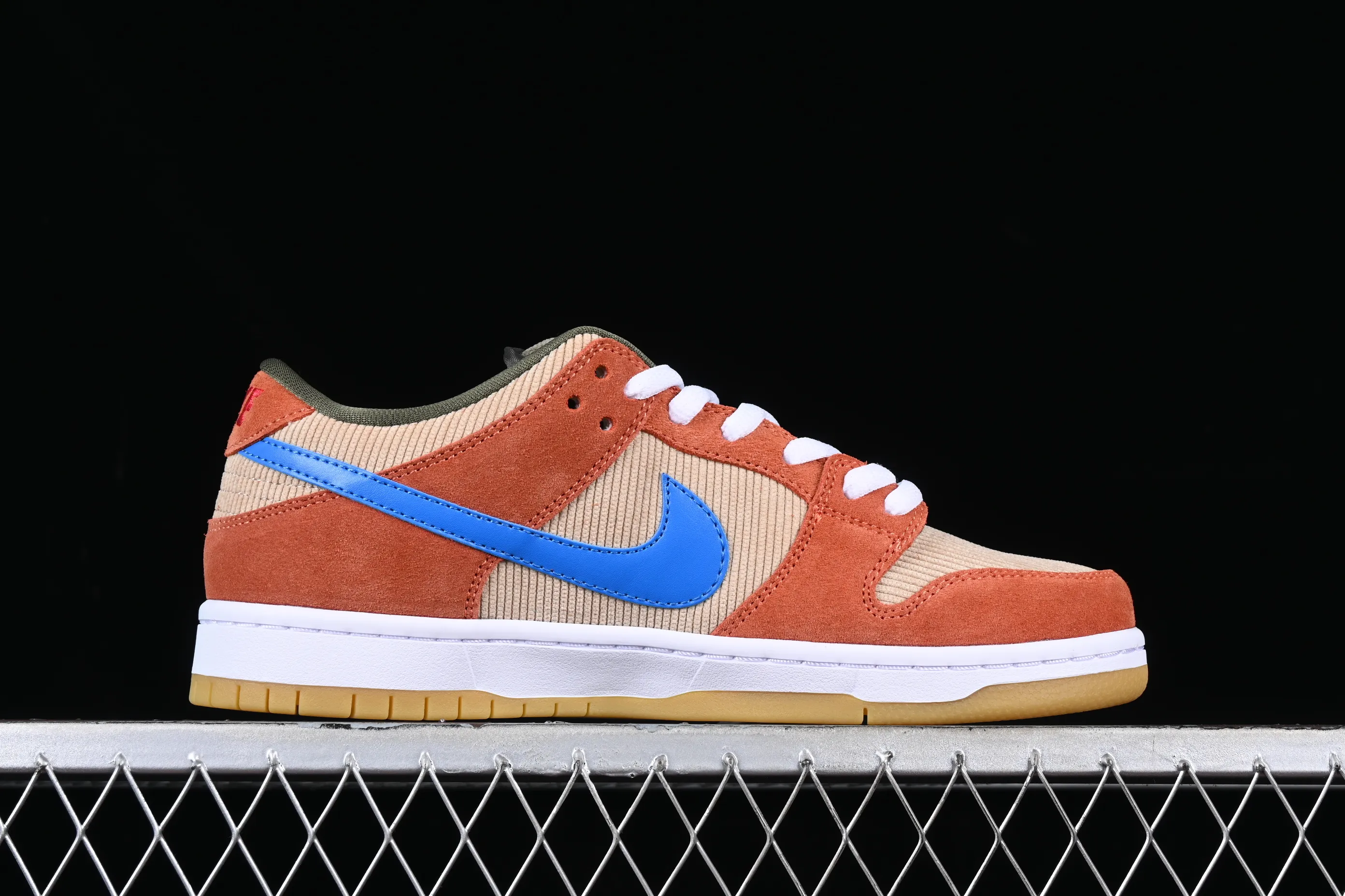 All Categories Nk SB Dunk Series Nk SB Dunk Low Low-top Sneakers Nk SB Dunk Low Pro Color Corduroy Low-top Casual Sports Skateboard Shoes BQ6817-201